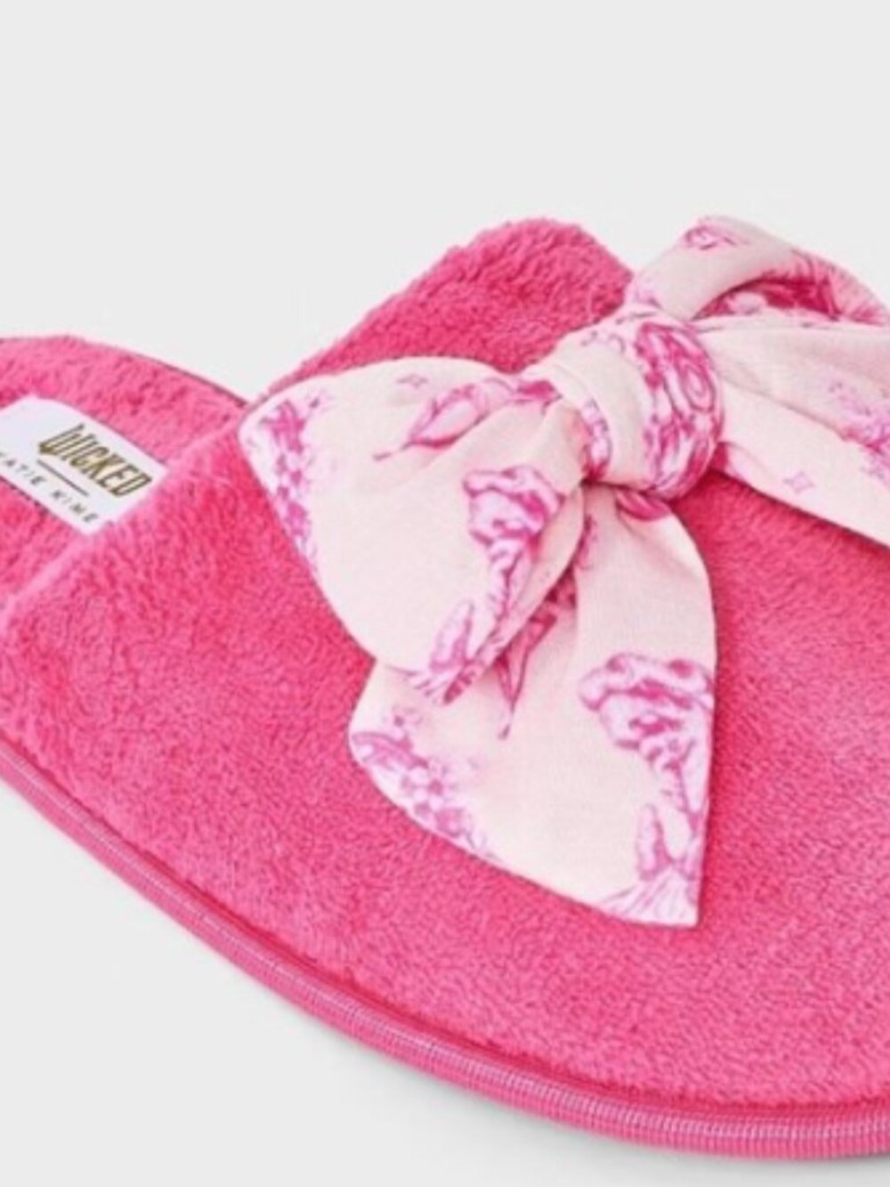 Wicked x Katie Kime Women’s Graphic Slippers - Pink Sz 9-10
